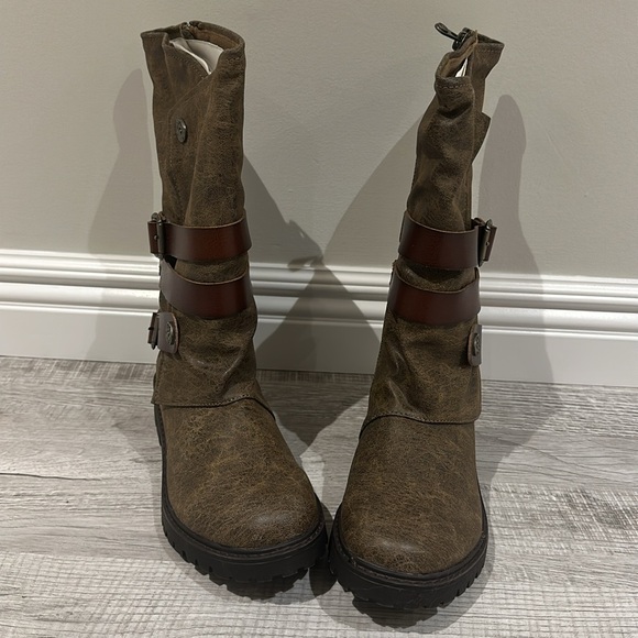 NWOB Blowfish Malibu Size 9 Boots - Picture 2 of 7